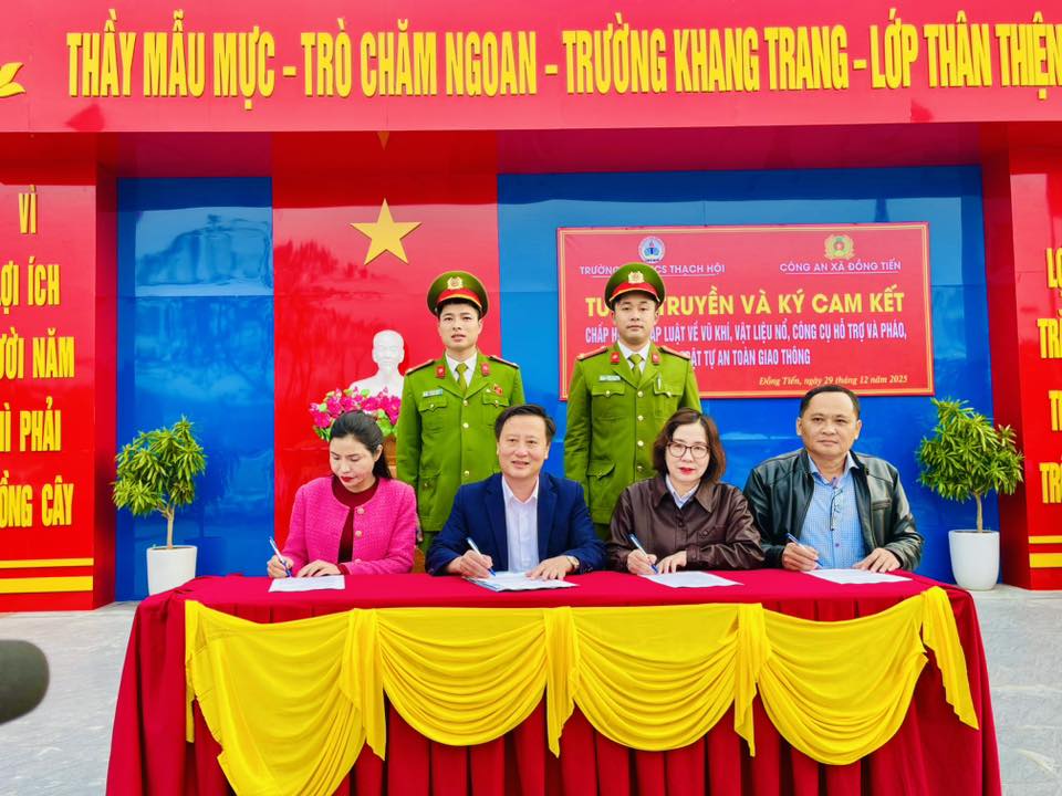 Trường Tiểu học và Trung học cơ sở Thạch Hội  tổ chức buổi tuyên truyền, giáo dục pháp luật và ký cam kết thực hiện các quy định đảm bảo an ninh, an toàn trong dịp Tết Nguyên đán Bính Ngọ