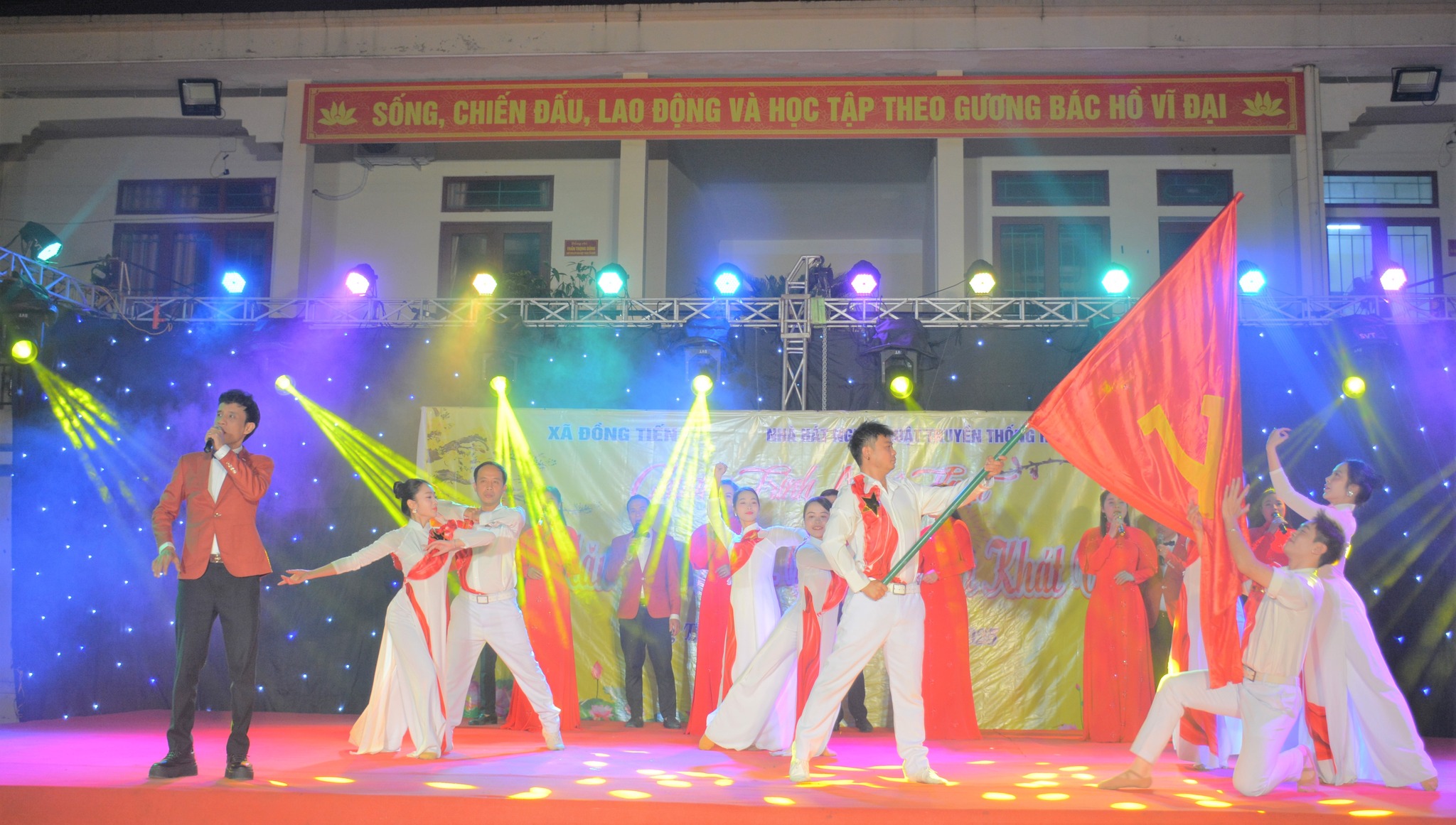 UBND xã Đồng Tiến tổ chức Chương trình nghệ thuật với chủ đề “Chào năm mới 2026 – Niềm tin và khát vọng”