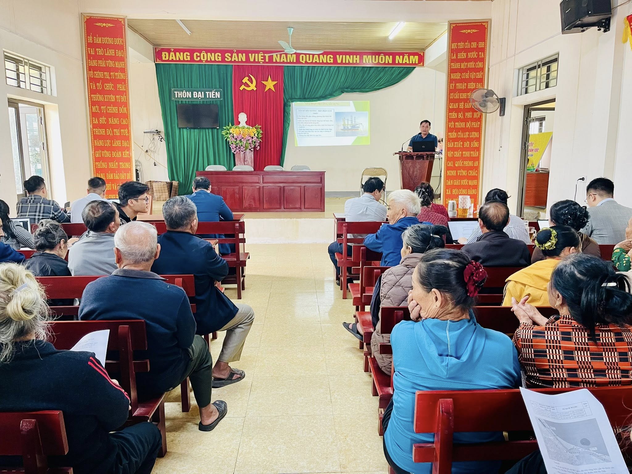 UBND xã Đồng Tiến tổ chức Hội nghị tham vấn cộng đồng đối với Dự án Nhà máy điện gió Eco Wind Kỳ Anh