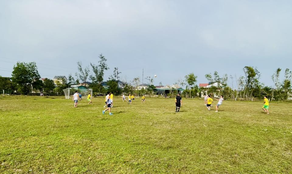  Công an xã Đồng Tiến phối hợp với Đoàn xã Đồng Tiến và Giáo xứ Làng Khe tổ chức giao hữu bóng đá 