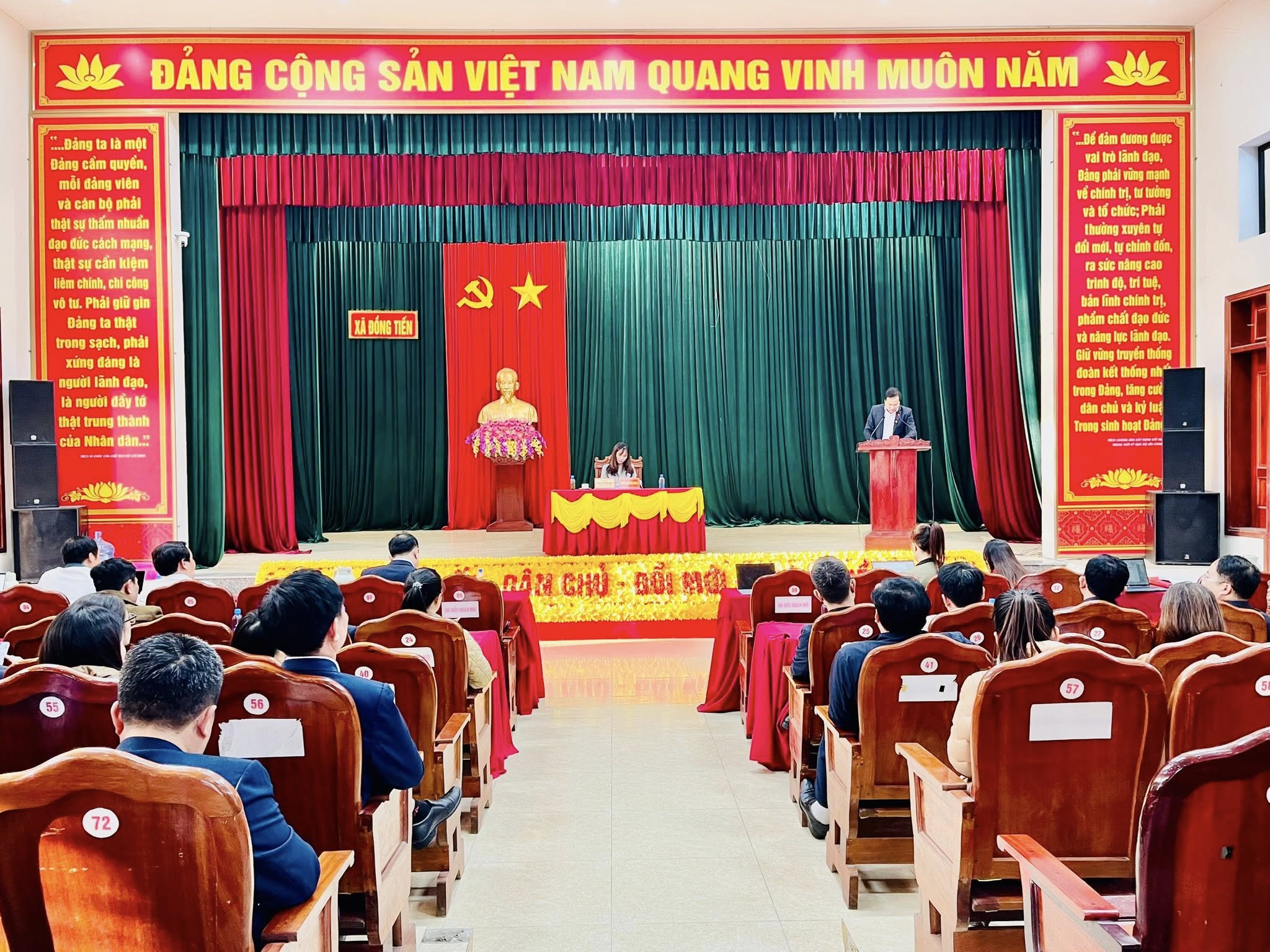 Xã Đồng Tiến: Hội nghị liên tịch lấy ý kiến cử tri nơi công tác đối với người được dự kiến giới thiệu ứng cử đại biểu HĐND xã nhiệm kỳ 2026–2031.