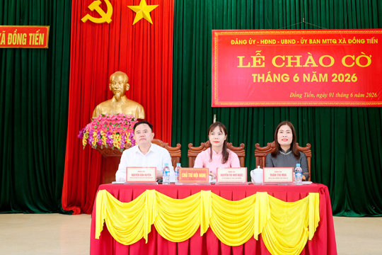 Xã Đồng Tiến: Tổ chức Lễ chào cờ đầu tháng 6 gắn với Hội nghị mở rộng lấy ý kiến dự thảo phương án sắp xếp thôn trên địa bàn xã 
