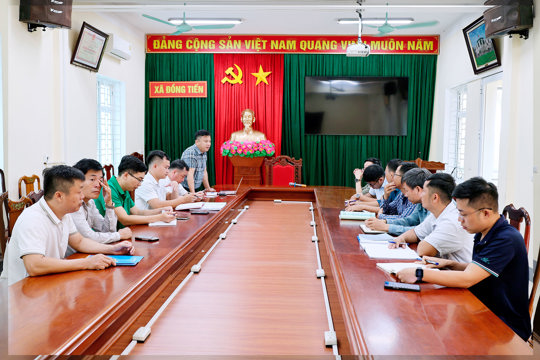 Phòng Kinh tế xã Đồng Tiến làm việc với các đơn vị nhà thầu, tư vấn, giám sát thi công các công trình xây dựng trên địa bàn 