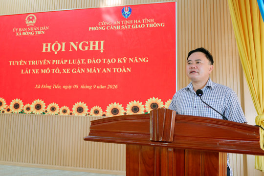 UBND xã Đồng Tiến phối hợp với Phòng Cảnh sát giao thông, Công an tỉnh Hà Tĩnh tổ chức Hội nghị tuyên truyền pháp luật, đào tạo kỹ năng lái xe mô tô, xe gắn máy an toàn cho người dân trên địa bàn.