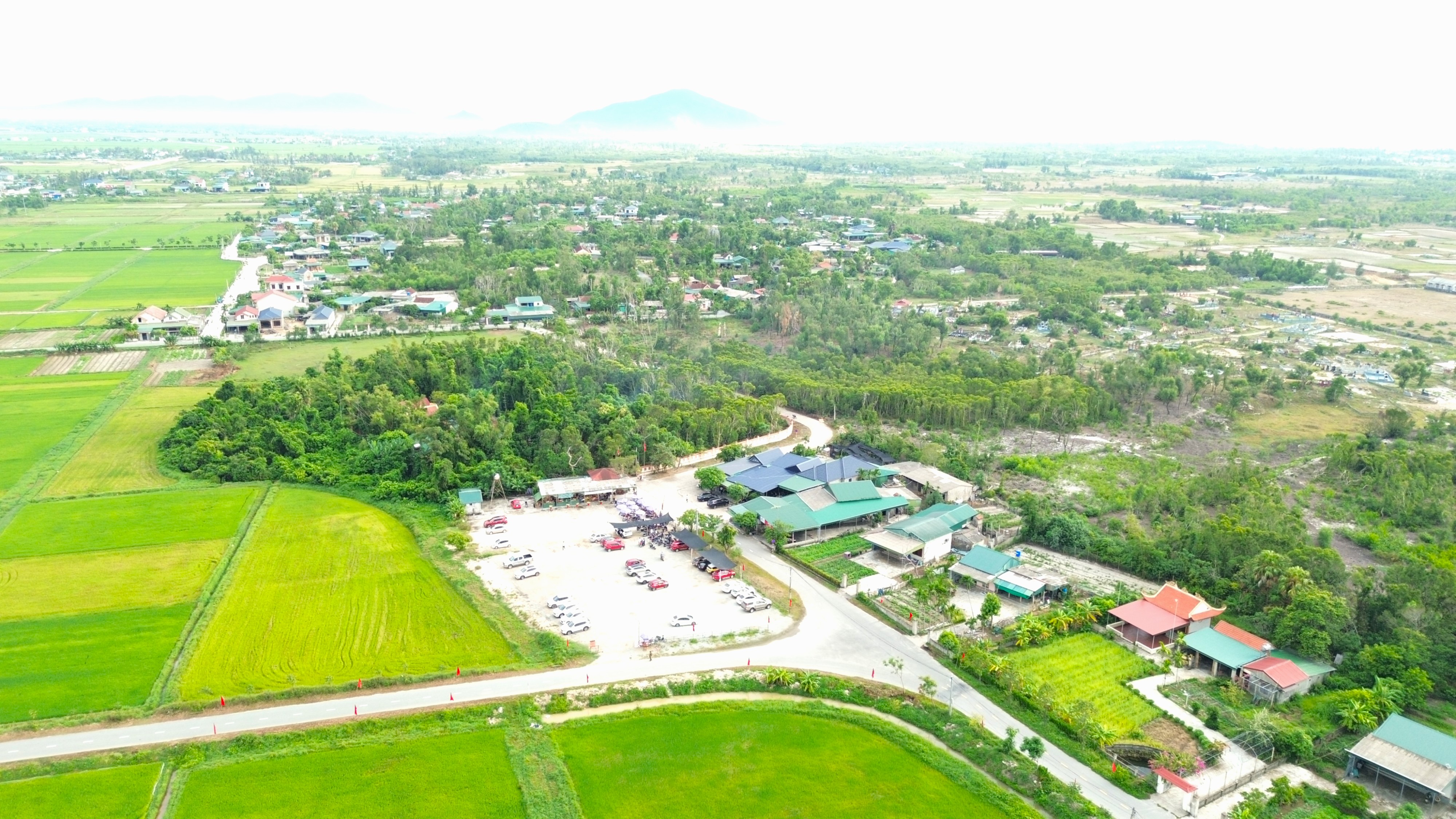 Sáng ngày 14/7/2026 tức ngày mồng 1 tháng 6 năm Bính Ngọ, Xã Đồng Tiến đã tổ chức Lễ Kỳ phúc Lục ngoạt tại Miếu Ao năm 2026. 
