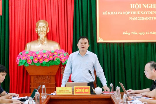 UBND xã Đồng Tiến tổ chức buổi làm việc với 34 hộ gia đình thầu xây dựng nhà ở tư nhân trên địa bàn để hướng dẫn kê khai, xác định và thực hiện nghĩa vụ thuế