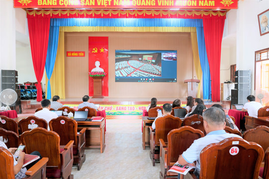 Đảng ủy xã Đồng Tiến tổ chức điểm cầu tham dự Hội nghị trực tuyến toàn quốc nghiên cứu, học tập, quán triệt và triển khai thực hiện Nghị quyết Hội nghị lần thứ ba Ban Chấp hành Trung ương Đảng khóa XIV