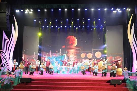 Đội tuyển xã Đồng Tiến tham gia Liên hoan Dân ca Ví, Giặm Nghệ Tĩnh toàn tỉnh năm 2026 để lại ấn tượng sâu sắc.