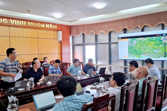 Lãnh đạo xã Đồng Tiến tham dự buổi làm việc của Sở NN&MT với Công ty VDCD về ứng dụng UAV, AI.
