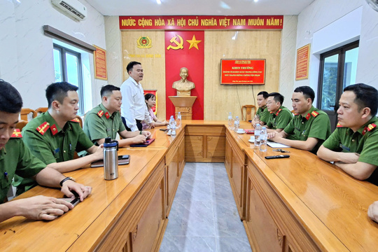 Công an xã Đồng Tiến  được Công an tỉnh Hà Tĩnh và Xã Đồng Tiến trao thưởng đột xuất trong Công tác đấu tranh phòng chống tội phạm.