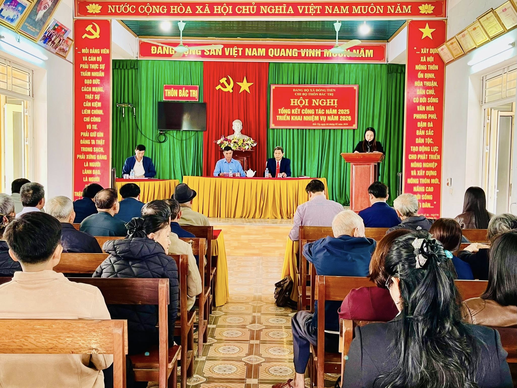 Chi bộ thôn Bắc Trị, xã Đồng Tiến tổ chức Hội nghị tổng kết công tác năm 2025, triển khai nhiệm vụ năm 2026