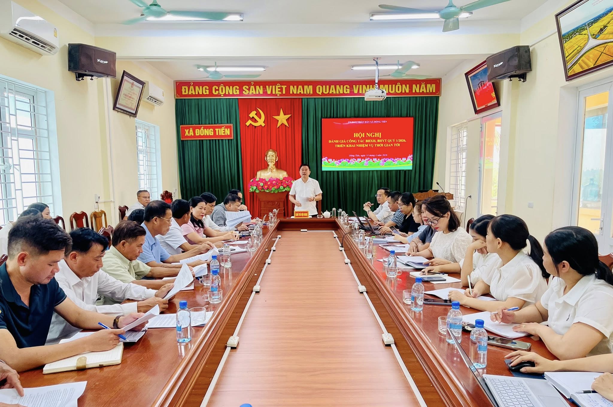 UBND xã Đồng Tiến tổ chức Hội nghị đánh giá công tác bảo hiểm xã hội (BHXH), bảo hiểm y tế (BHYT) quý I năm 2026 và triển khai nhiệm vụ trong thời gian tới 
