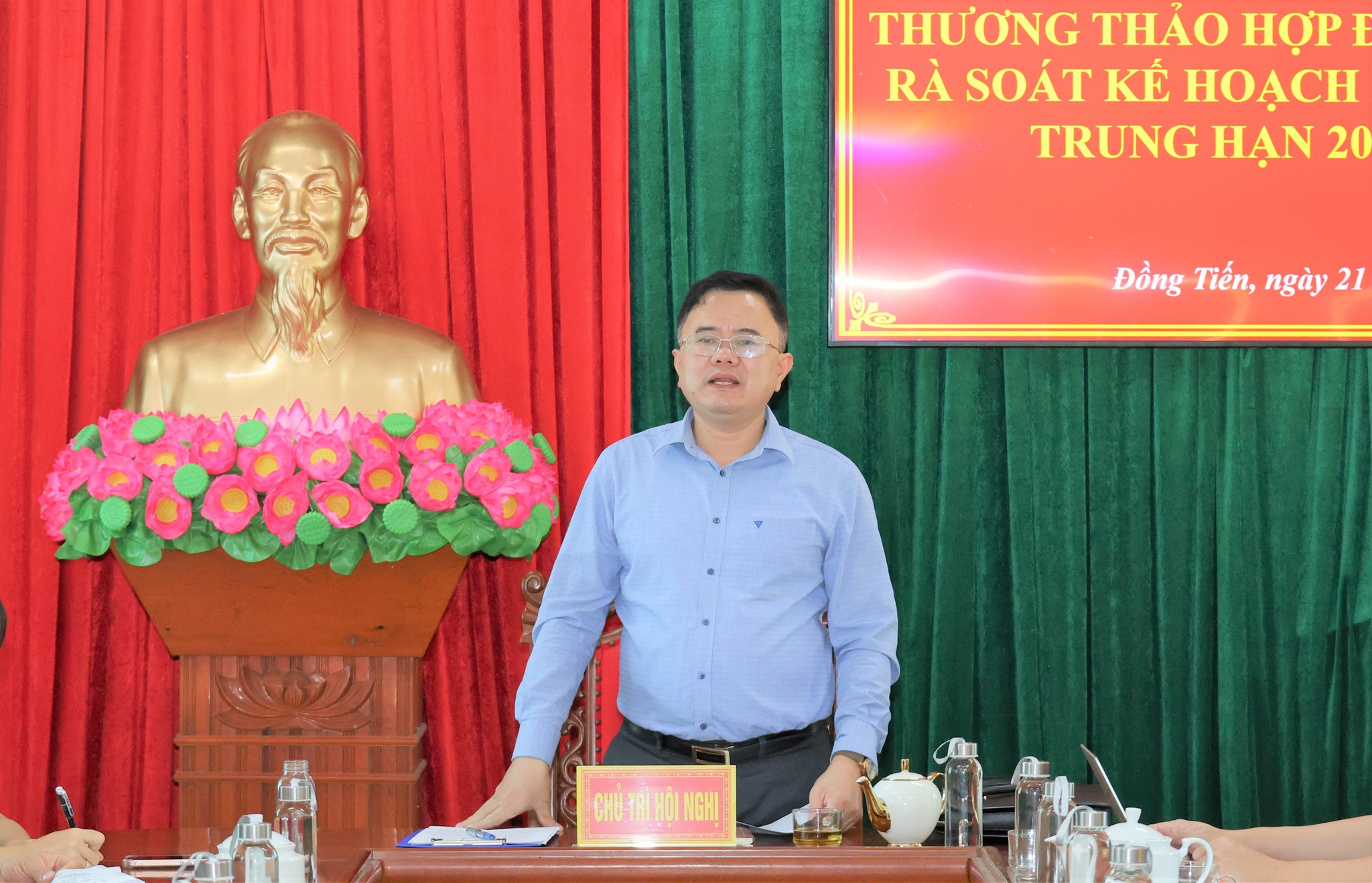UBND xã Đồng Tiến  hội nghị họp thương thảo ký kết hợp đồng một số dự án và rà soát các nội dung xây dựng kế hoạch đầu tư công trung hạn ngân sách địa phương giai đoạn 2026–2030