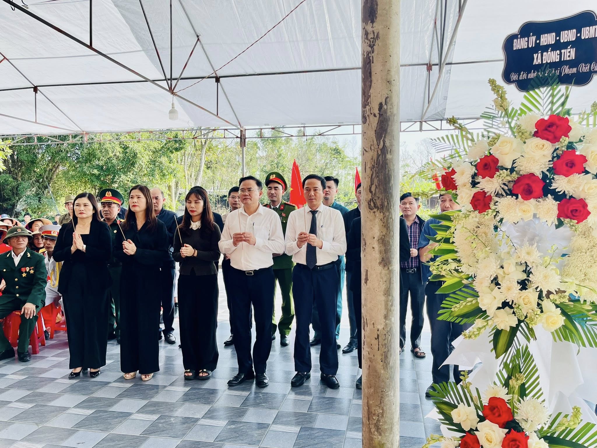  Đảng bộ, chính quyền và Nhân dân xã Đồng Tiến tổ chức Lễ truy điệu và an táng hài cốt liệt sĩ Phạm Viết Cầm 